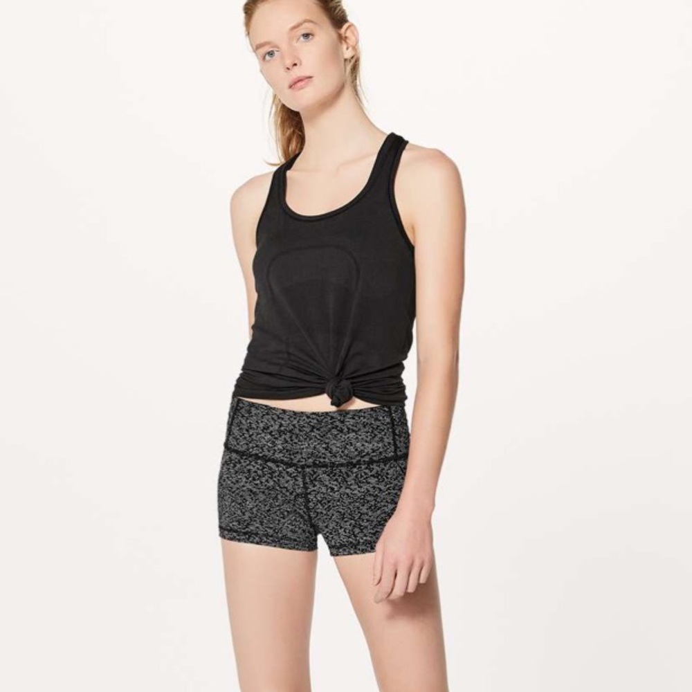 Lululemon Soundwave White Black Quick Pace Short (2.5")